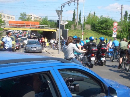 Politia a fost cu noi, masinile s-au oprit iar "Verde pentru biciclete" a facut turul Timisoarei!